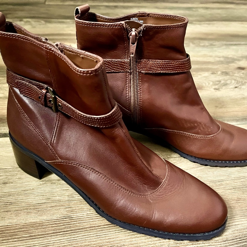 Women’s Easy Spirit Booties